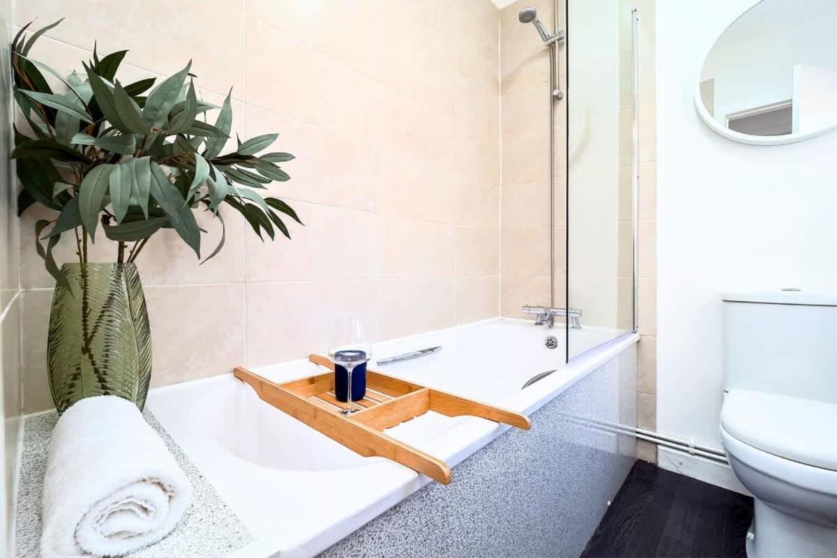 Penkhull House By Truestays - 4 Bedroom House In Stoke-On-Trent Buitenkant foto